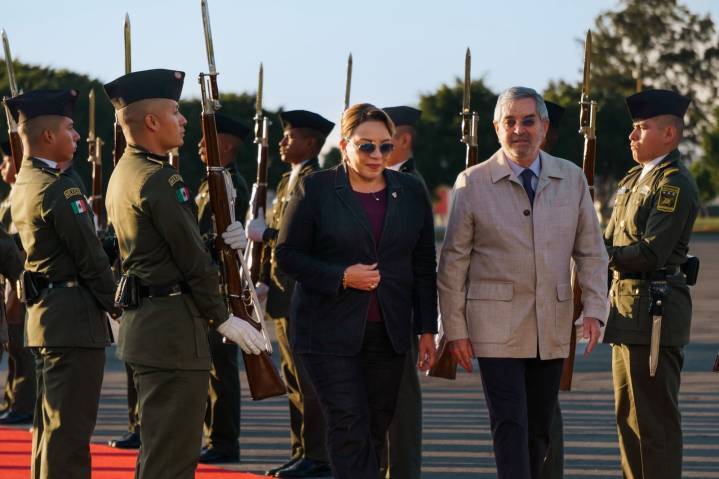 Xiomara Castro llega a México para visita oficial