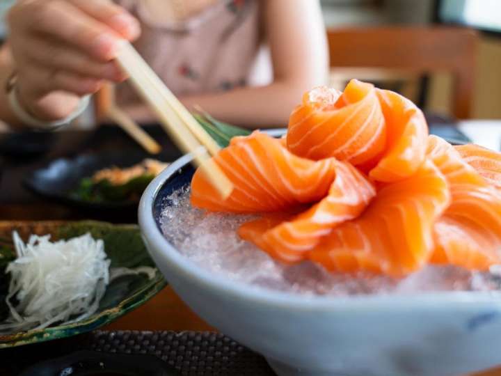 Cuántas veces por semana conviene comer pescado según los cardiólogos