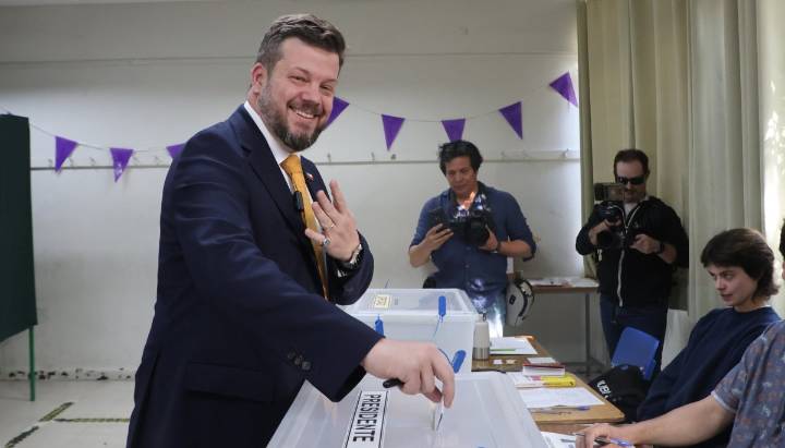 Johannes Kaiser confirma que respaldará "a quien sea que compita con la candidata del Gobierno"