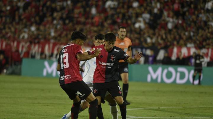 Newell's despidió el año que vivió en peligro con una nueva derrota