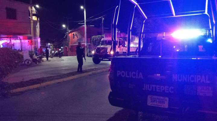 Persecución policiaca en Jiutepec por robo de camioneta; detienen a un ladrón