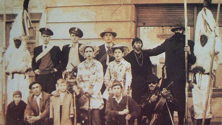 Los sidros y comedies despiden con emoción a Paulino Valdés, protagonista de su recuperación a mediados del siglo XX