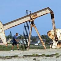 Asian markets sink on concerns over tech rally, Fed rates