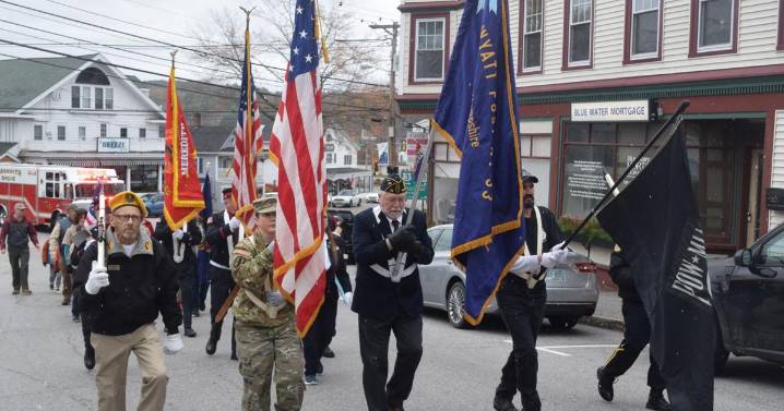 Snow doesn't deter crowd for parade, ceremonies in Meredith