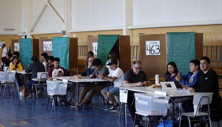Elecciones 2025: Servel publicó la lista definitiva de vocales de mesa, revisa aquí con tu RUT