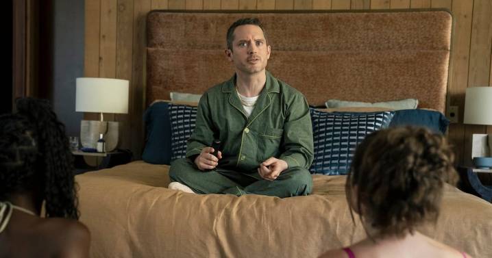 Elijah Wood Makes Unhinged Cameo in HBO's 'I Love LA'