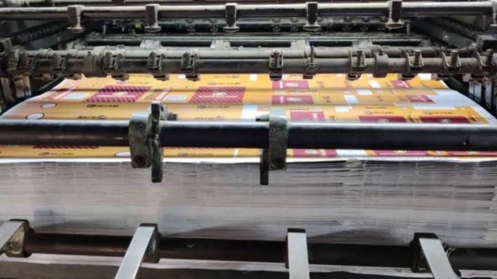 Election squad seizes 41 illegal flex rolls, fines two advertising firms ₹50,000