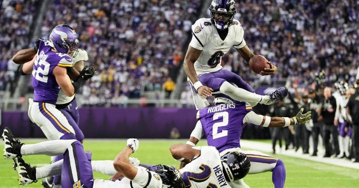 Ravens take down gaffe-prone Vikings 27-19, win 3rd straight game
