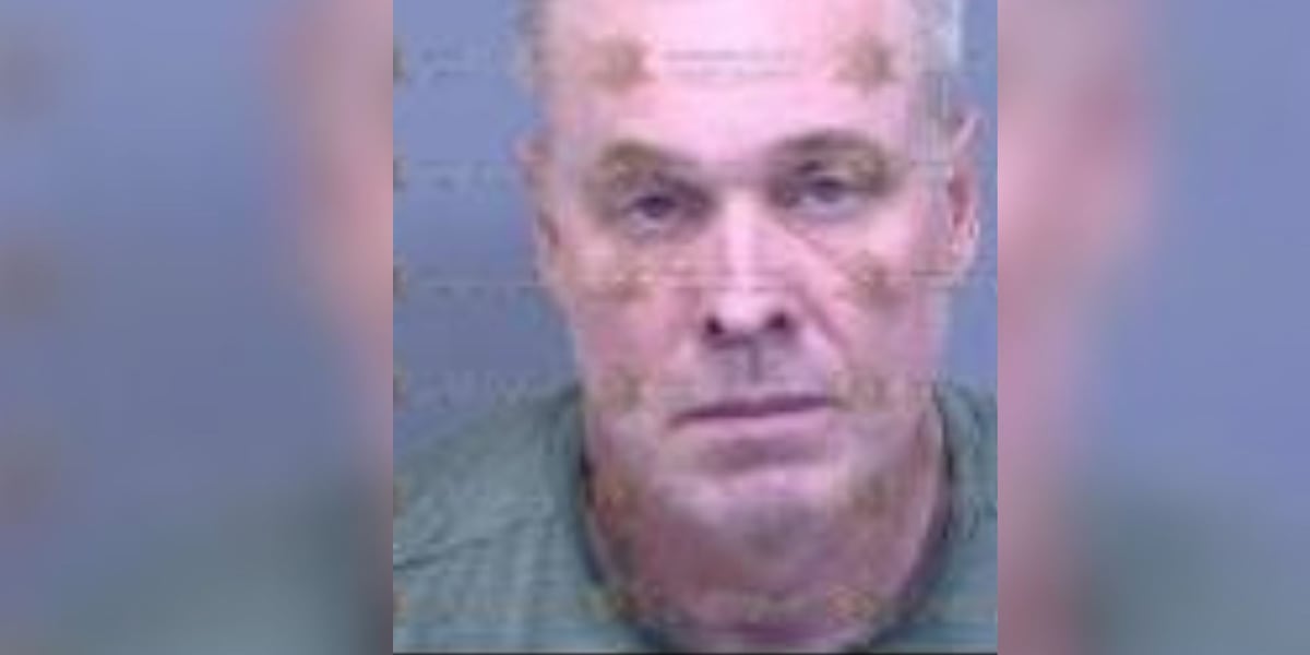 Mesa teacher arrested for allegedly assaulting student during school