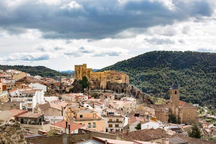 El pueblo de Castilla-La Mancha más bonito de este otoño: tiene uno de los eventos más curiosos de España