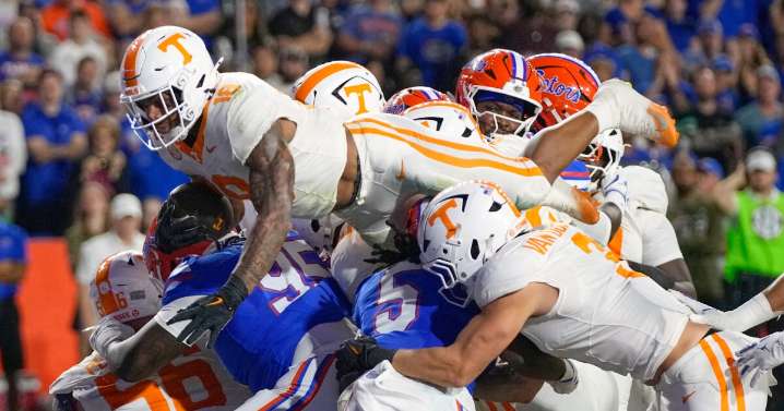 No. 20 Tennessee dominates Florida and wins in the Swamp for the first time since 2003