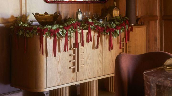 Deck the Halls with Our Holiday Decorations Edit