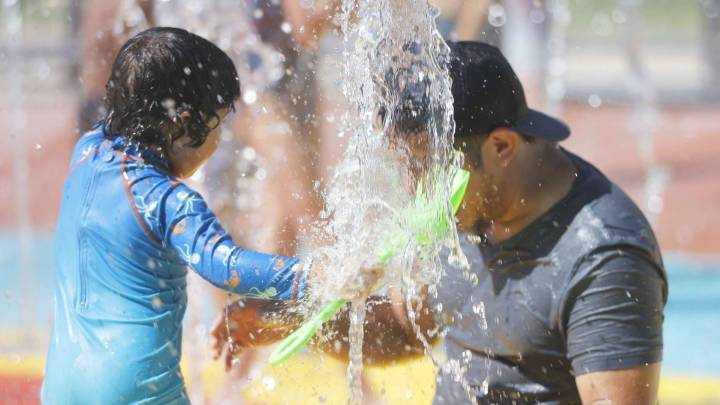 Meteorología advierte por altas temperaturas en seis regiones por una "circulación ciclónica en superficie y una dorsal en altura"