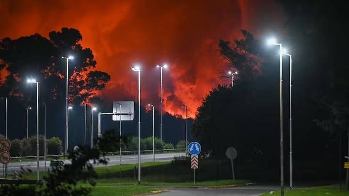 Incendio en Ezeiza: confirman que aún quedan focos activos y que cinco industrias quedaron afectadas