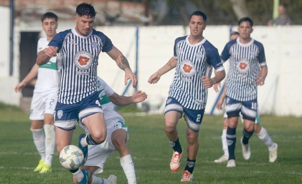 La irregularidad, las lesiones y la falta de gol, el combo que le altera los nervios a Libertad