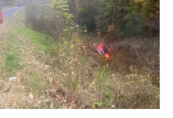 No one injured when vehicle runs off Hickman County road