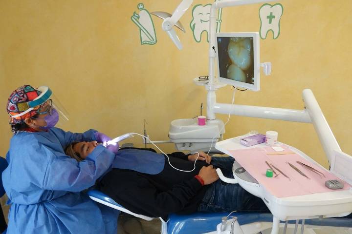 Hasta 50% de casos de hipertensión o diabetes pueden detectarse en el dentista