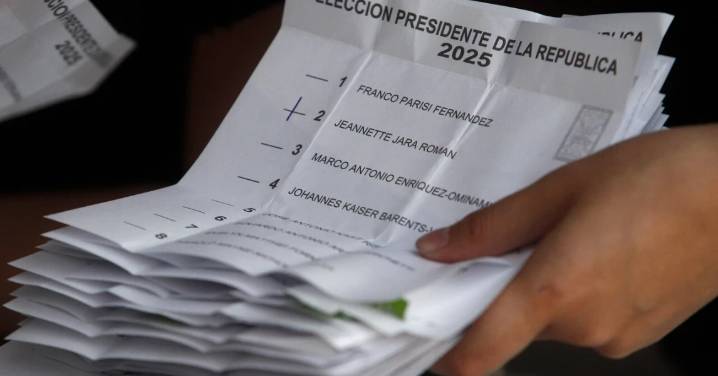 MINUTO A MINUTO: Segundo cómputo oficial del Servel con 5,96% estrecha diferencias entre Jara y Kast