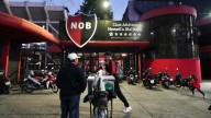Los empleados de Newell's también reclaman el sueldo y no descartaron una medida de fuerza