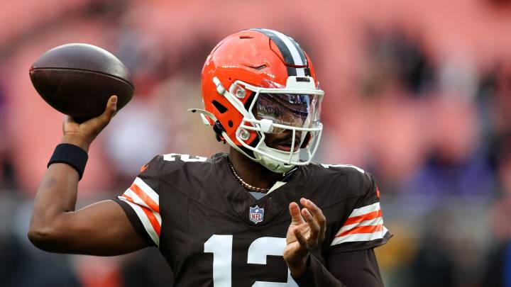 Shedeur Sanders in as Browns QB with Dillon Gabriel in locker room for concussion evaluation