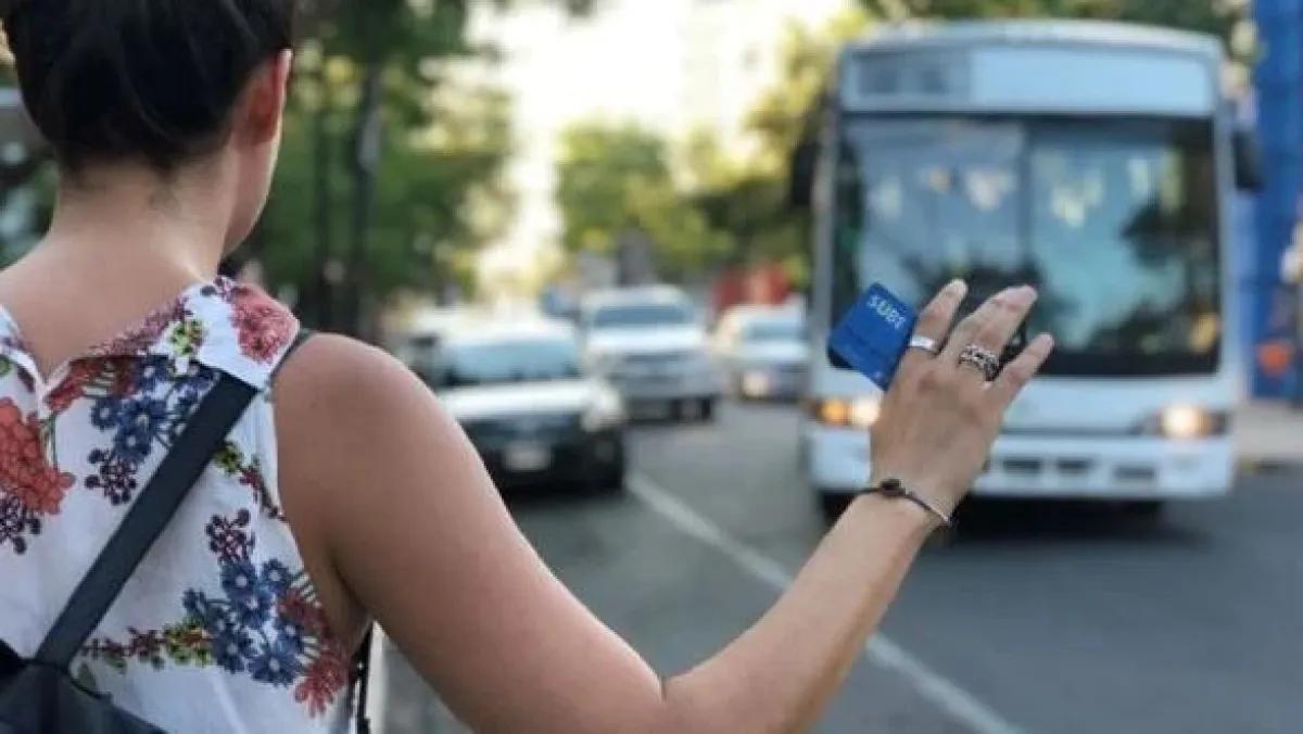 Afirman que la demanda de usuarios en transporte está en caída y que la actualización de tarifa alivia al sector