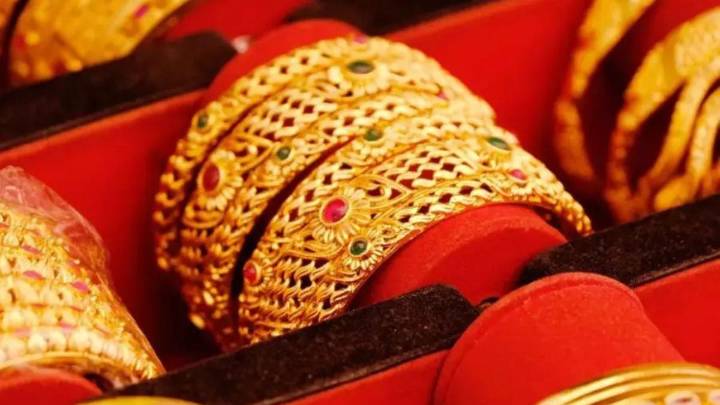 18K, 22K, 24K gold rates drop today (November 18): See updated prices across major Indian cities