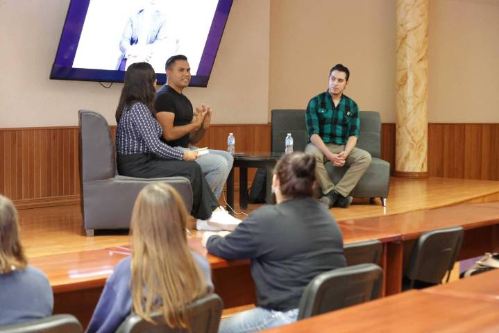 Arranca con lecturas compartidas el foro ‘Entre Sor Juana y los cuarenta y uno’ en la FCEH