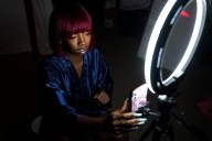 Del ‘sugar dating’ a OnlyFans, nuevas rutas hacia la prostitución: “¿Qué hago con este señor que podría ser mi padre?”