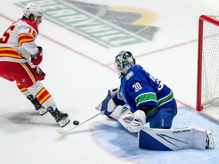 Canucks call up veteran goalie Jiri Patera from Abbotsford