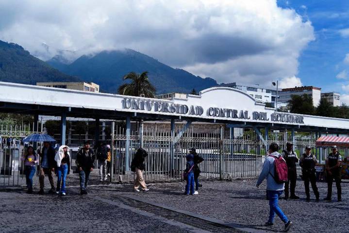 Movimiento indígena de Ecuador cuestiona recortes a universidades (+Foto)