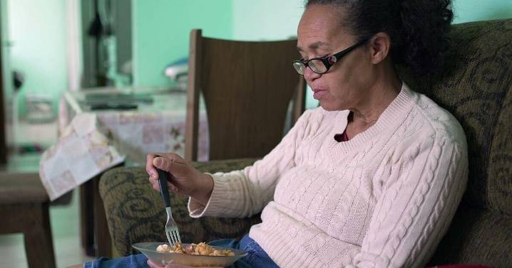 Dining Alone Could Mean Worse Nutrition for Seniors