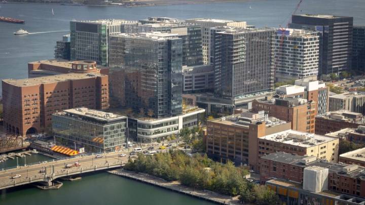 Economic pessimism persists for 8th month in Mass.