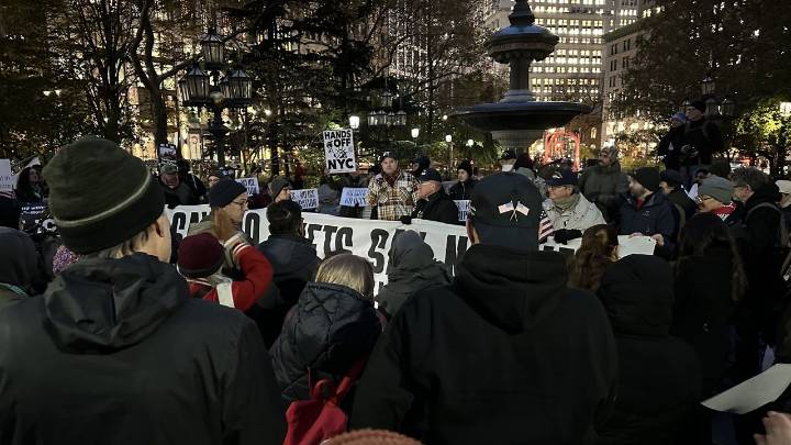 On Veterans Day, former service members demand peace at home