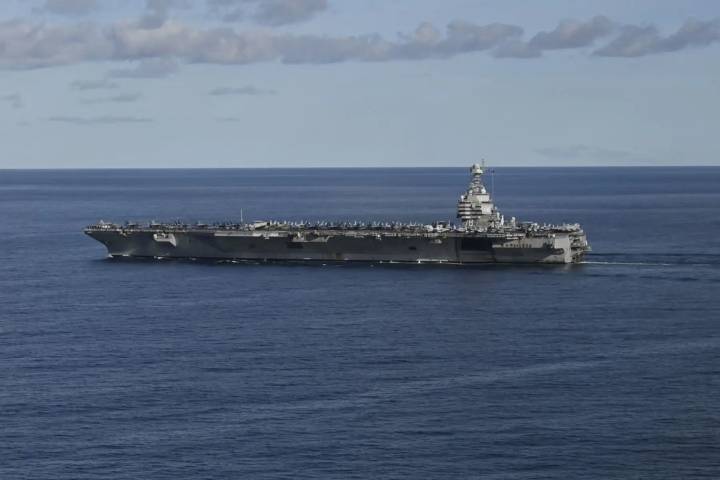 Portaviones más grande del mundo se suma a las fuerzas de EE.UU. contra el narcotráfico