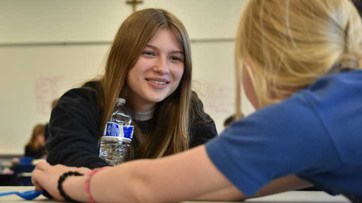 Can a Delaware child stay home alone during Thanksgiving break?