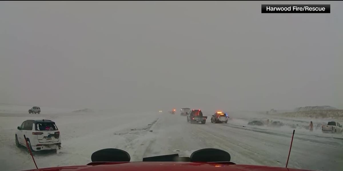 Lake effect snow piles up in Great Lakes region, impacting Thanksgiving travel