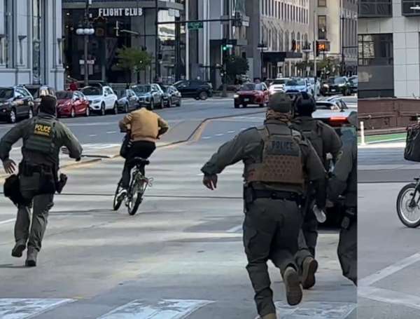 Juez ordena liberar bajo fianza a inmigrantes detenidos en EEUU