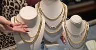 Gold price surge raises costs for jewelry this holiday season