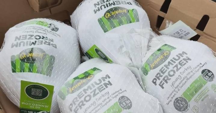 Thousands receive Thanksgiving meals at San Joaquin County Fairgrounds giveaway