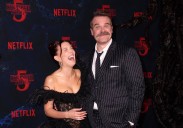 Millie Bobby Brown y David Harbour unen fuerzas en la alfombra roja de Stranger Things