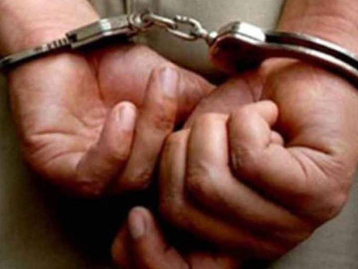 Detienen a hombre por robar ropa de mujer en tendedero de Morelos