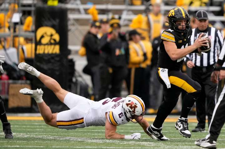 Can No. 9 Oregon Overcome No. 20 Iowa's Physical Offensive Line?