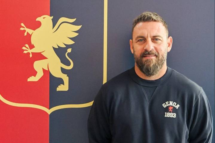 Daniele de Rossi será nuevo DT del Genoa y dirigirá al mexicano Johan Vásquez