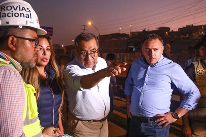 Ministro Aldo Prieto supervisa plan de desvío por afectación a la Av. Néstor Gambetta