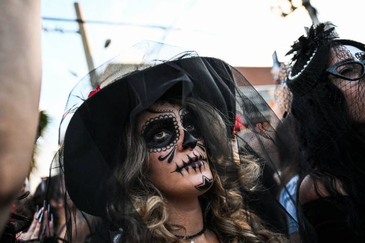 Comunidades hispanas en EU celebraron Día de Muertos pese a temor de redadas
