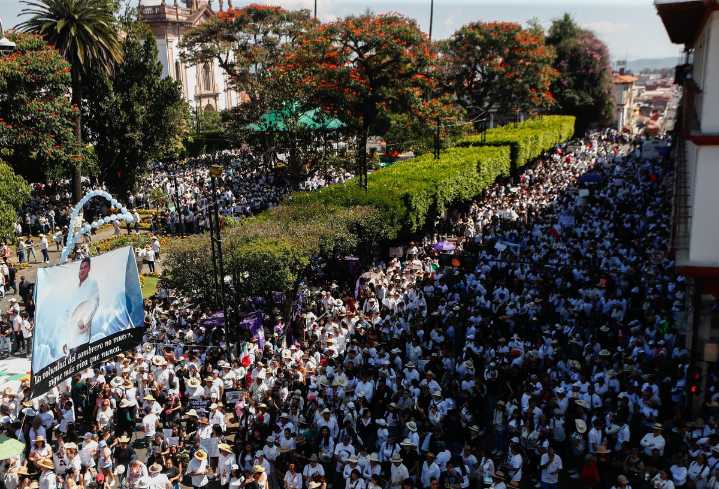 Marchan miles por la paz; no nos vamos a ir de Michoacán: Sheinbaum