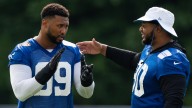 Grover Stewart injury update: Colts starting defensive tackle to locker room