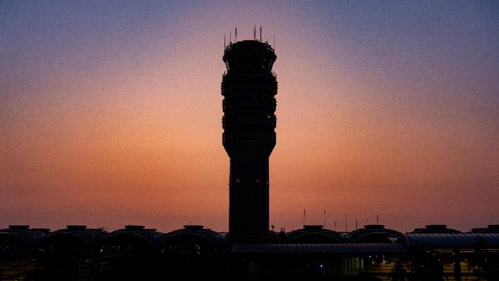 Bomb Threat Briefly Halts All Flights In And Out Of Washington’s Reagan National Airport
