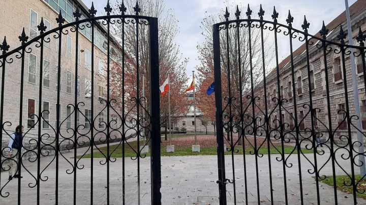 Piden 10 años de cárcel para el acusado de acuchillar a un hombre por hablar por teléfono con su prima