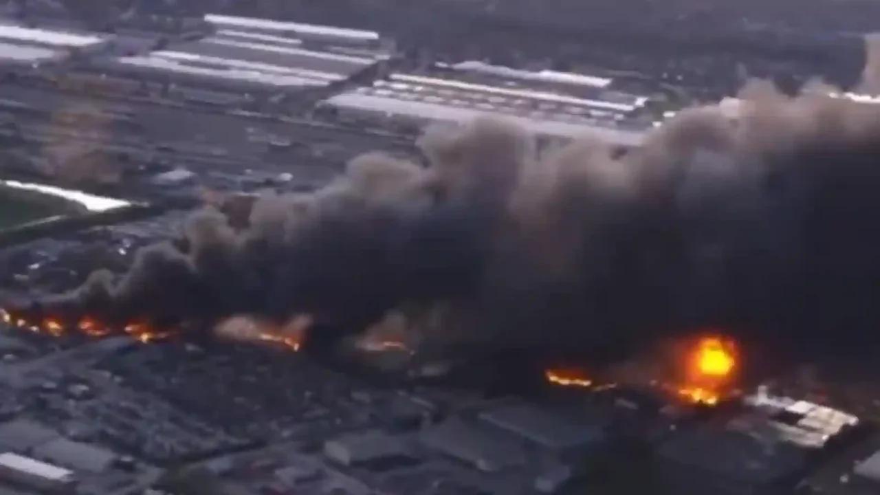 VIDEO | Impresionantes imágenes de la explosión tras accidente de un avión en Estados Unidos